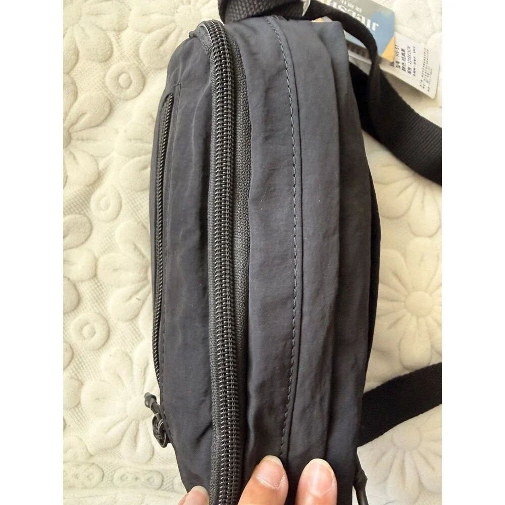 Minimalist Lightweight Water-Resistant Crossbody Bag